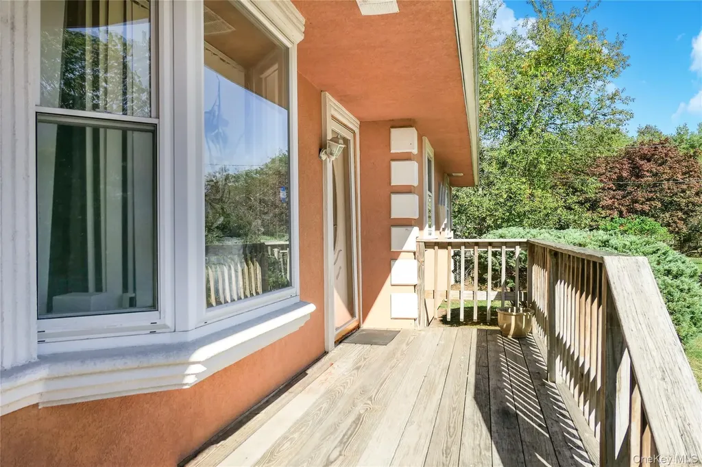 34 Wards Lane Bellport NY 11713