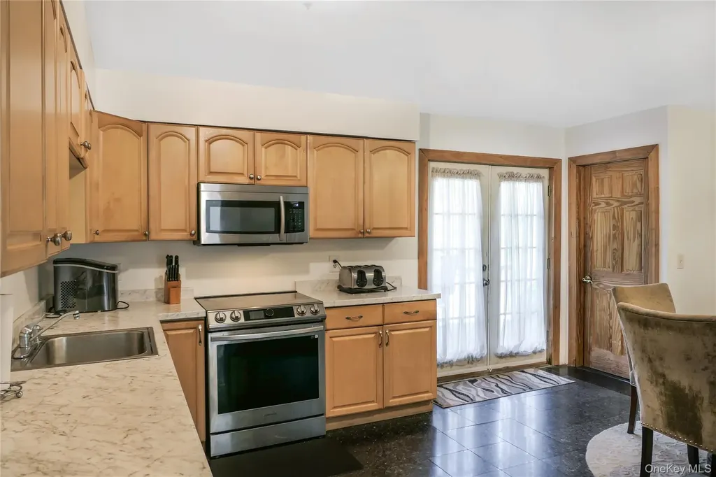 34 Wards Lane Bellport NY 11713