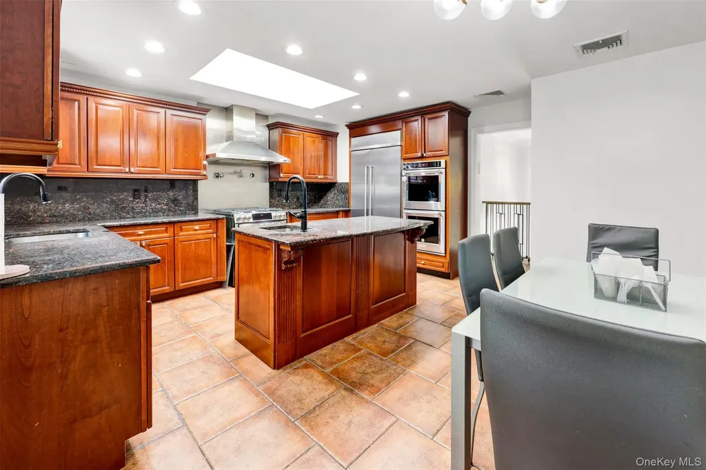 26 Ellington Way Spring Valley NY 10977