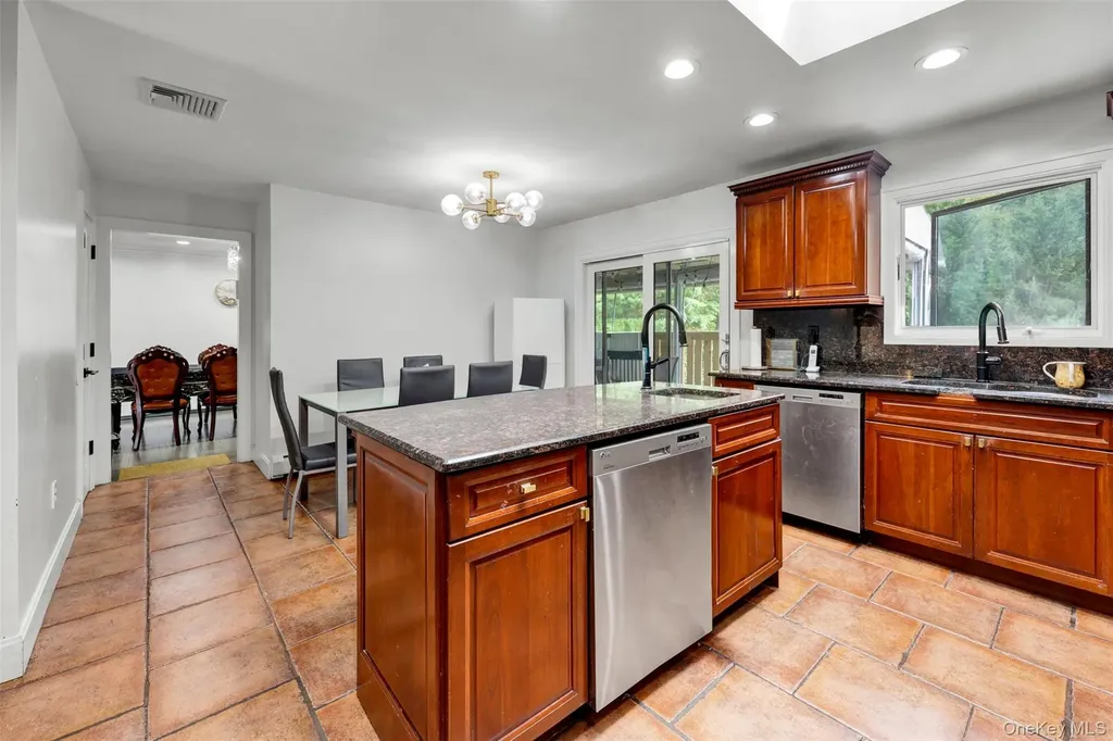 26 Ellington Way Spring Valley NY 10977