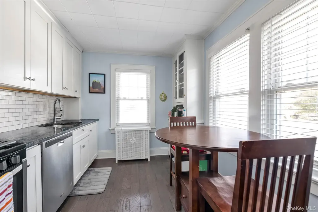 127 Smith Street Lynbrook NY 11563