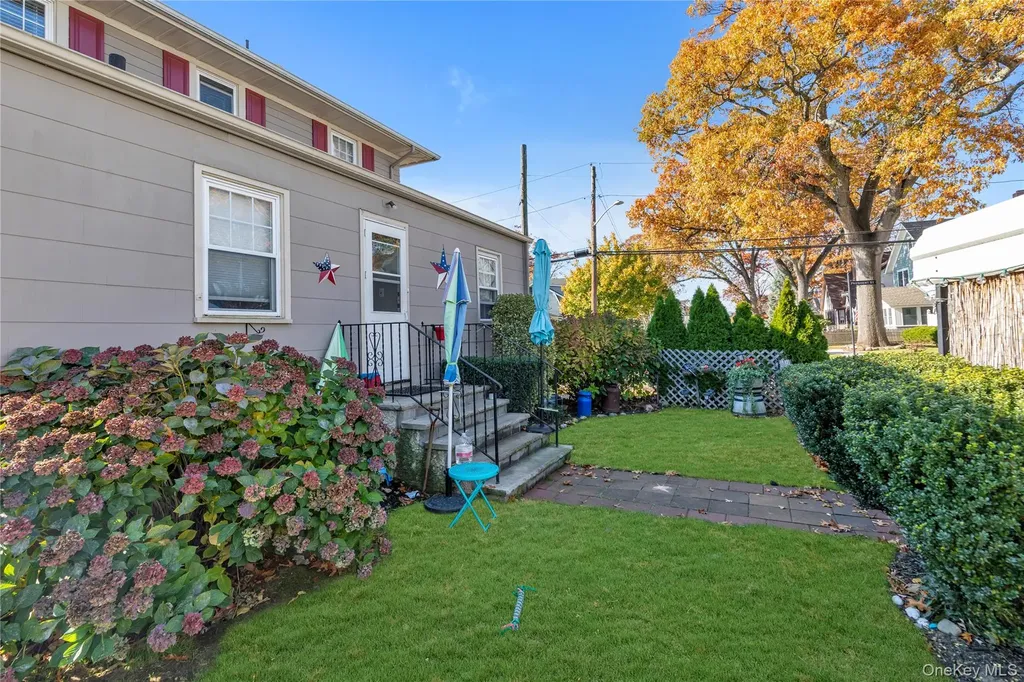 127 Smith Street Lynbrook NY 11563