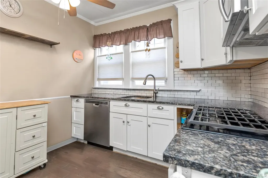 127 Smith Street Lynbrook NY 11563