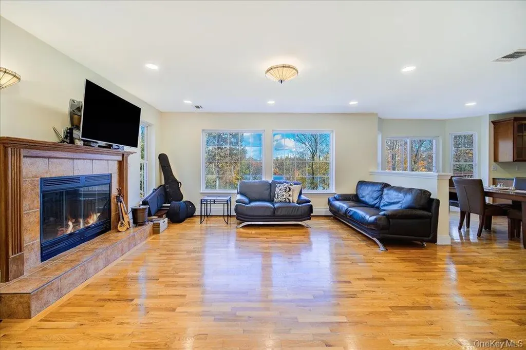 34 Twin Lakes Road Monroe NY 10950