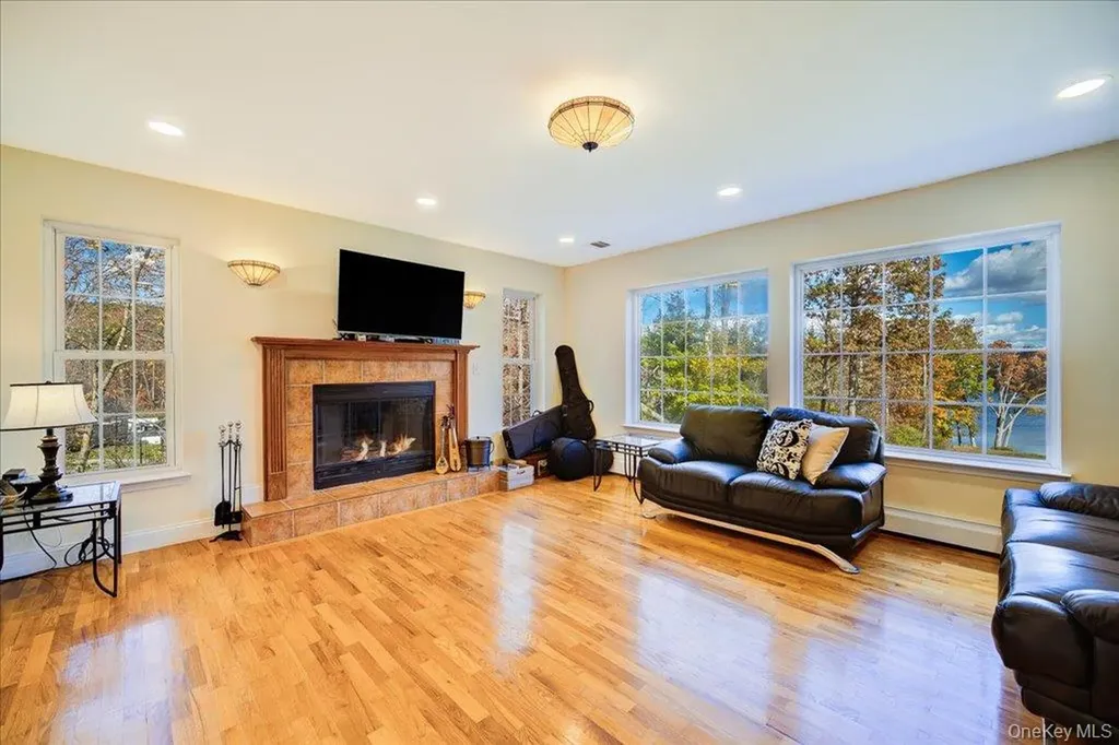 34 Twin Lakes Road Monroe NY 10950