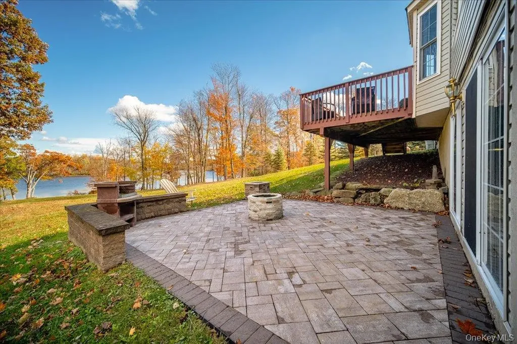 34 Twin Lakes Road Monroe NY 10950
