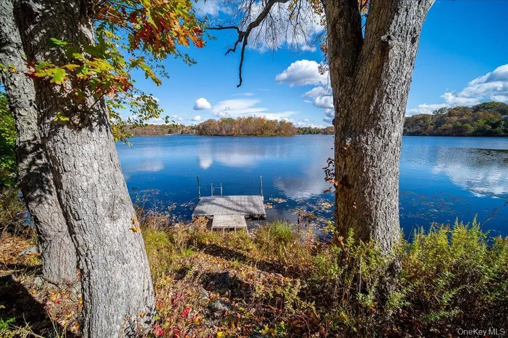 34 Twin Lakes Road Monroe NY 10950
