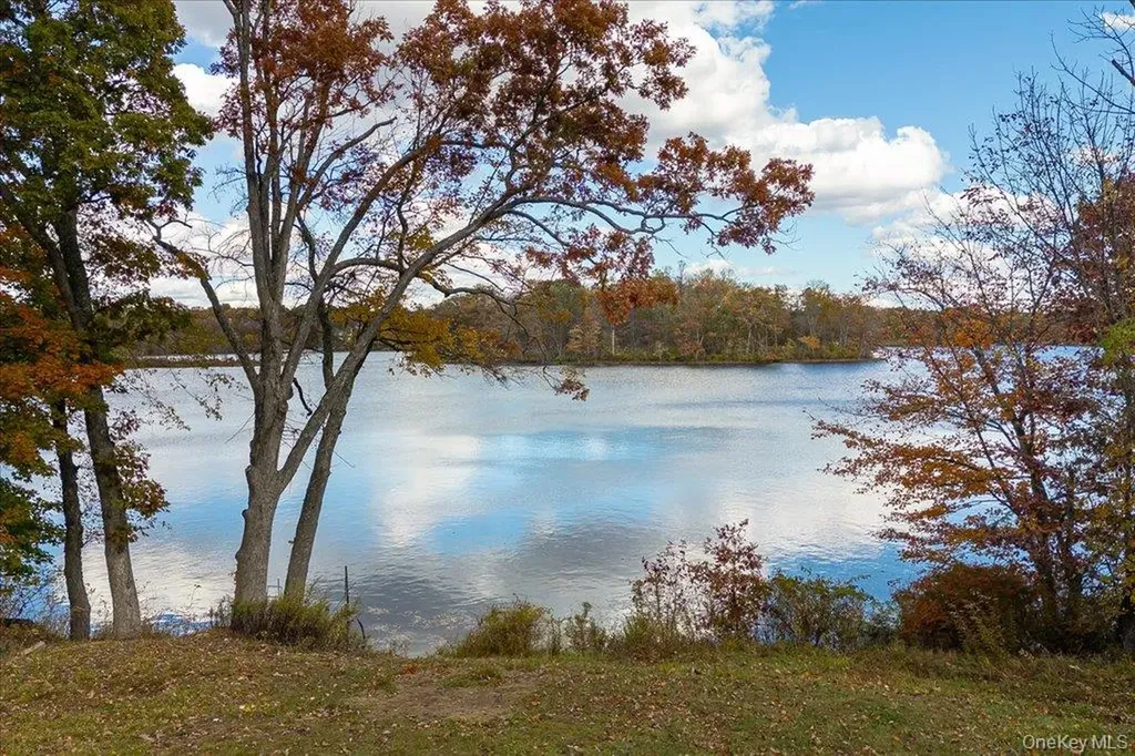 34 Twin Lakes Road Monroe NY 10950