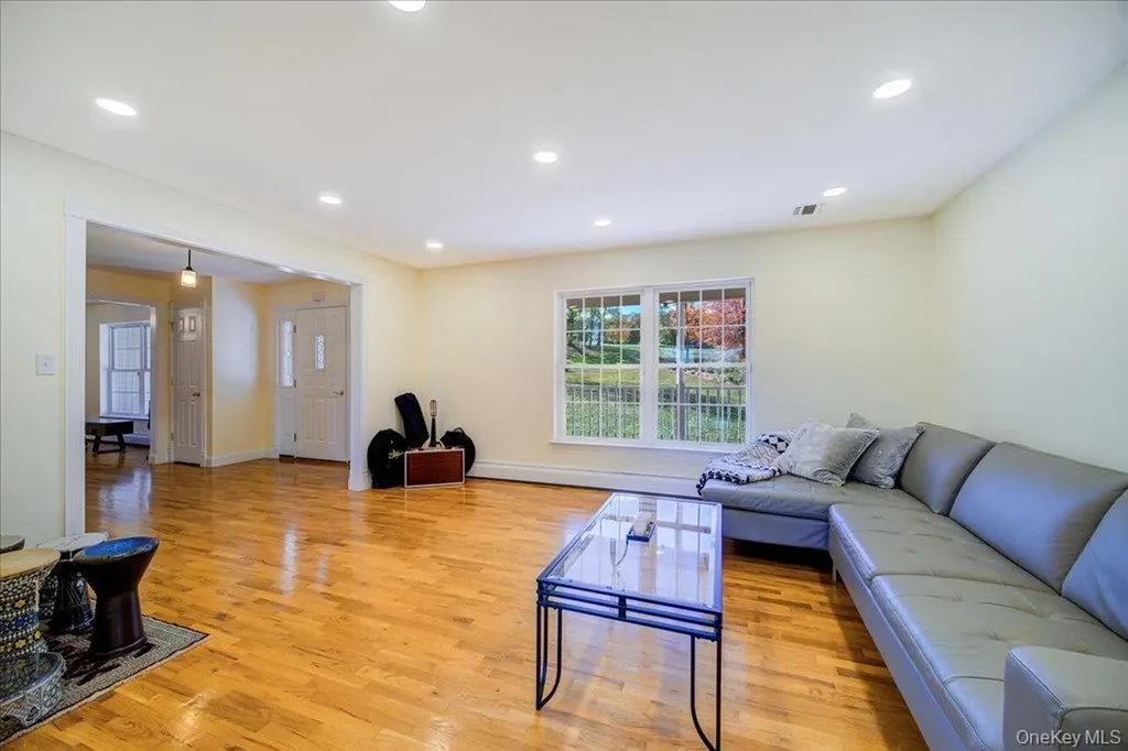 34 Twin Lakes Road Monroe NY 10950