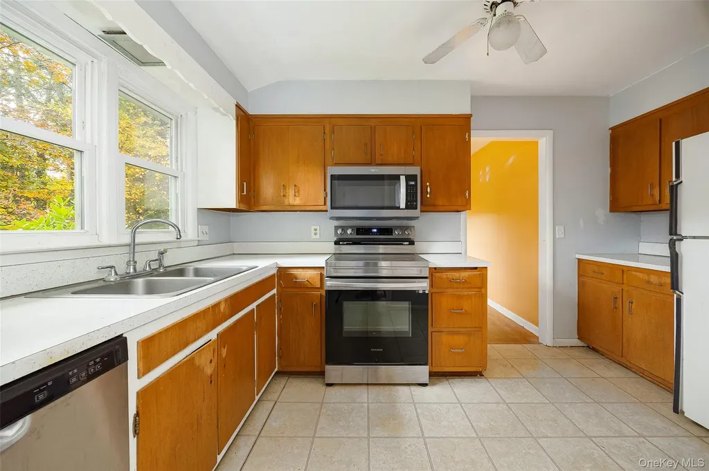 19 Timberline Drive Poughkeepsie NY 12603