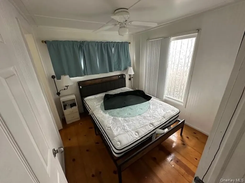 187 Holly Walk Cherry Grove NY 11782