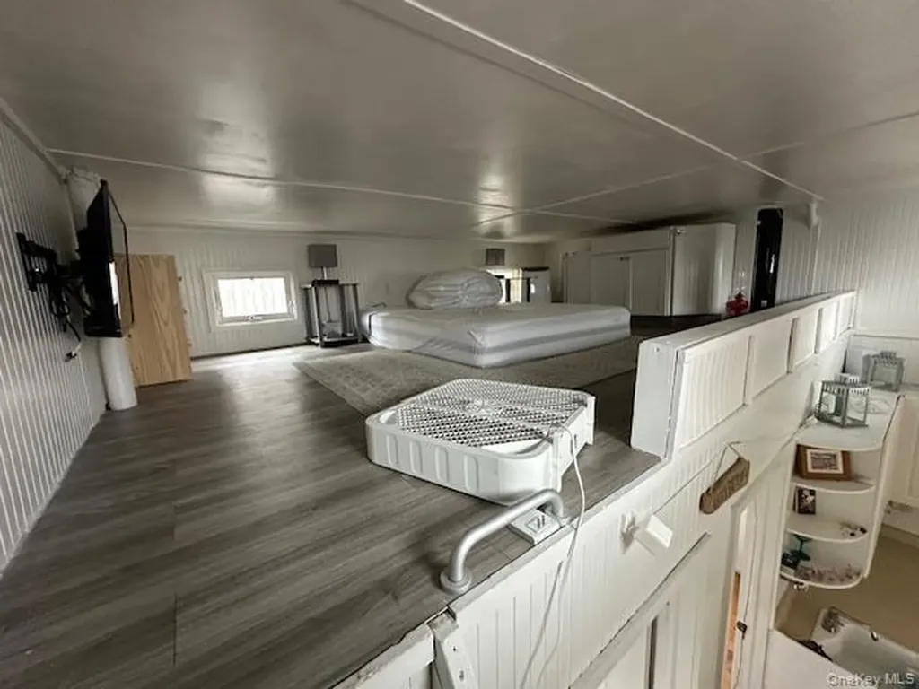 187 Holly Walk Cherry Grove NY 11782