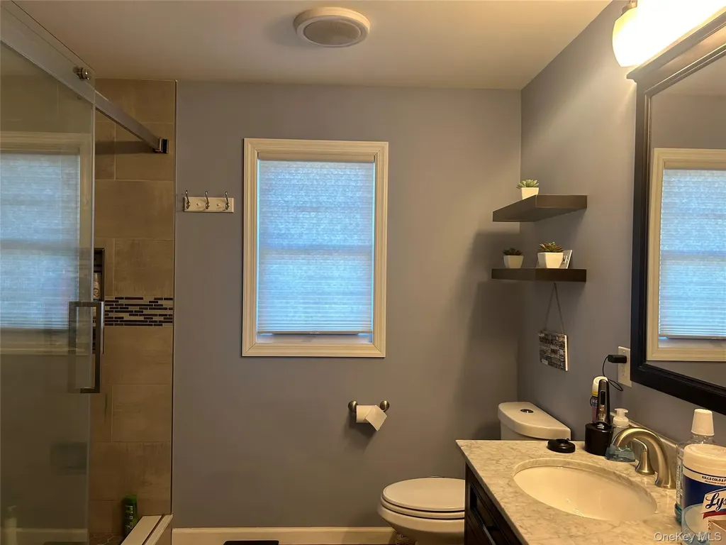 313 Lexington Avenue West Babylon NY 11704