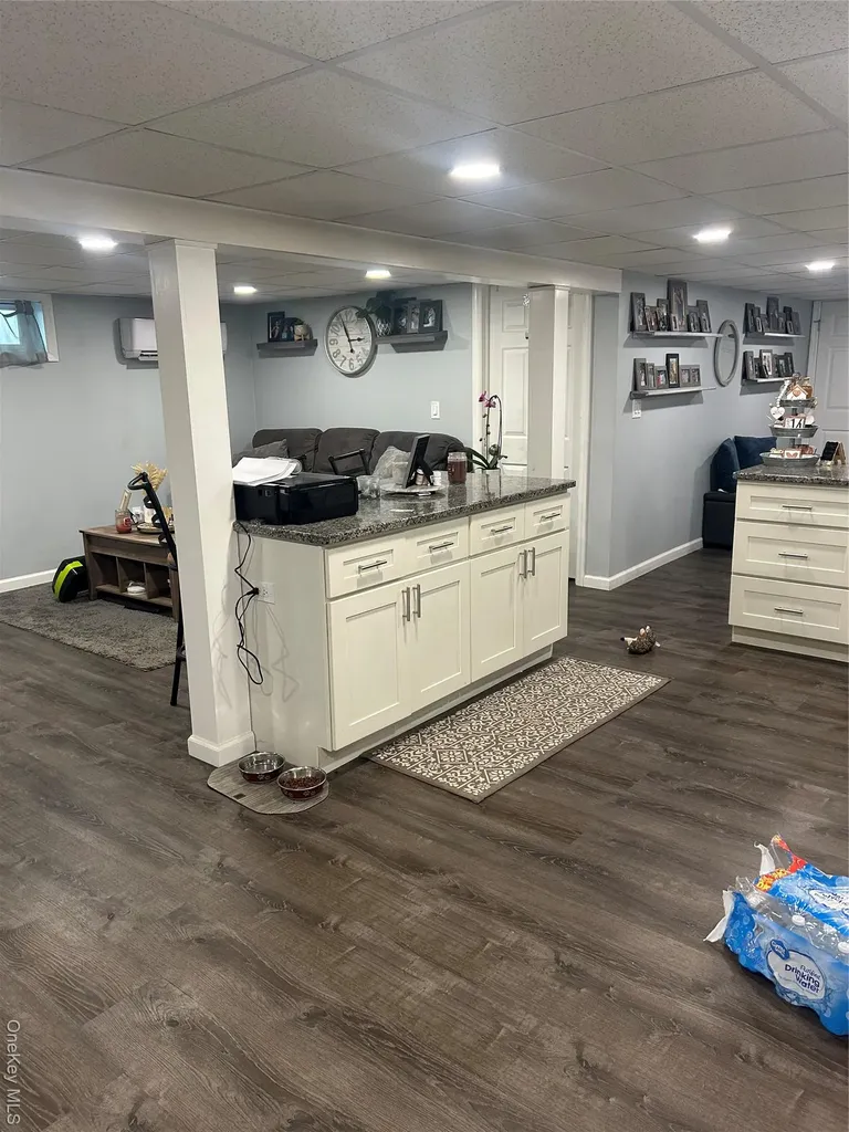 313 Lexington Avenue West Babylon NY 11704