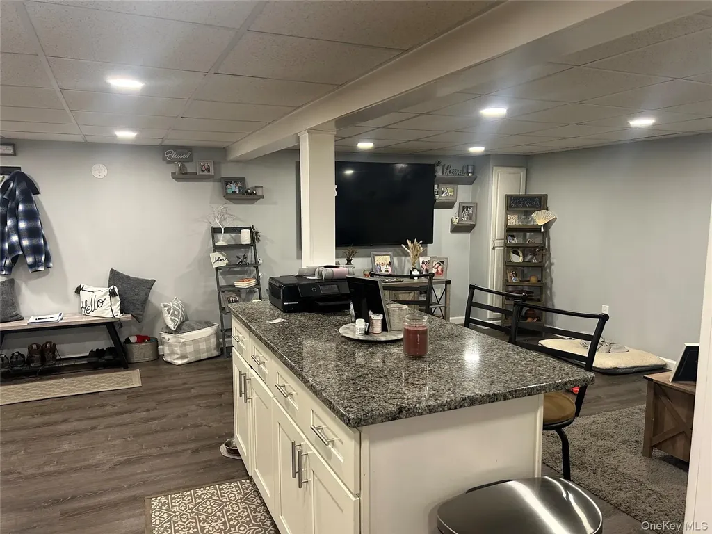 313 Lexington Avenue West Babylon NY 11704