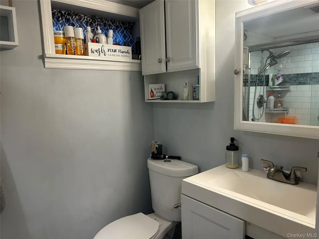 313 Lexington Avenue West Babylon NY 11704