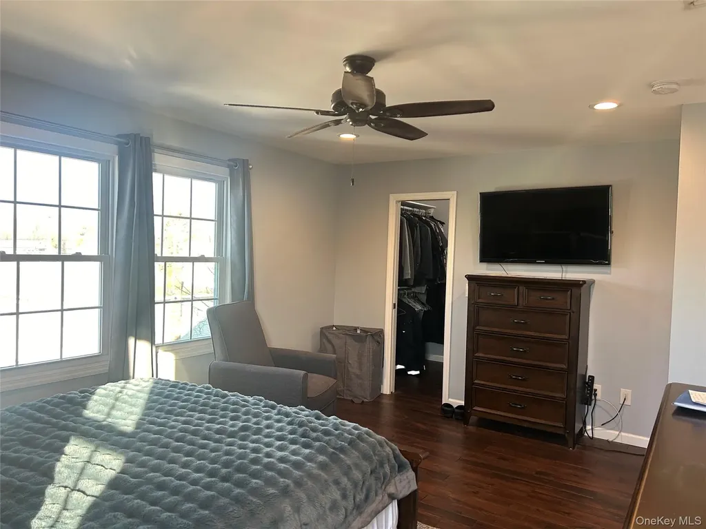 313 Lexington Avenue West Babylon NY 11704