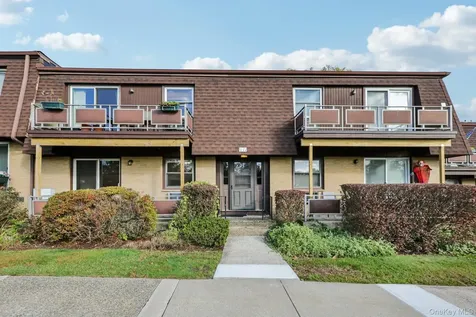 2 Germonds Village Bardonia NY 10954
