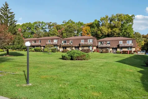 2 Germonds Village Bardonia NY 10954