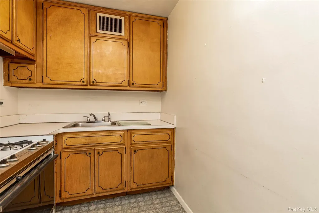 102-10 66th Road Forest Hills NY 11375