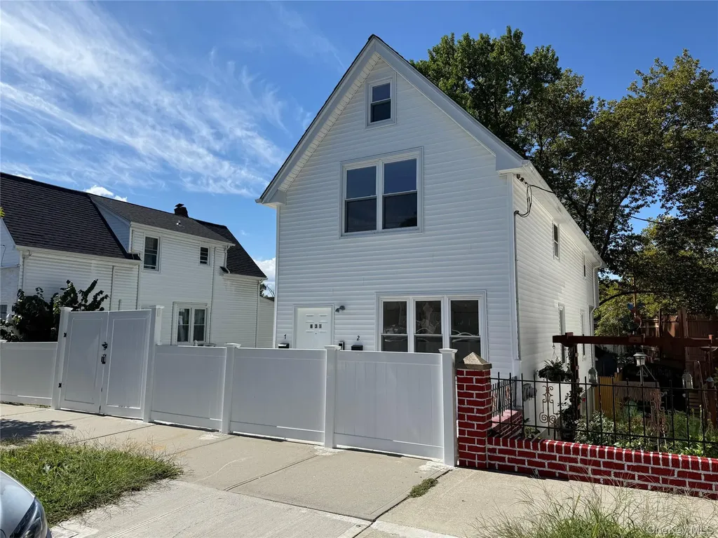 831 Swinton Avenue Bronx NY 10465