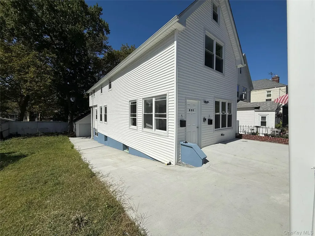 831 Swinton Avenue Bronx NY 10465