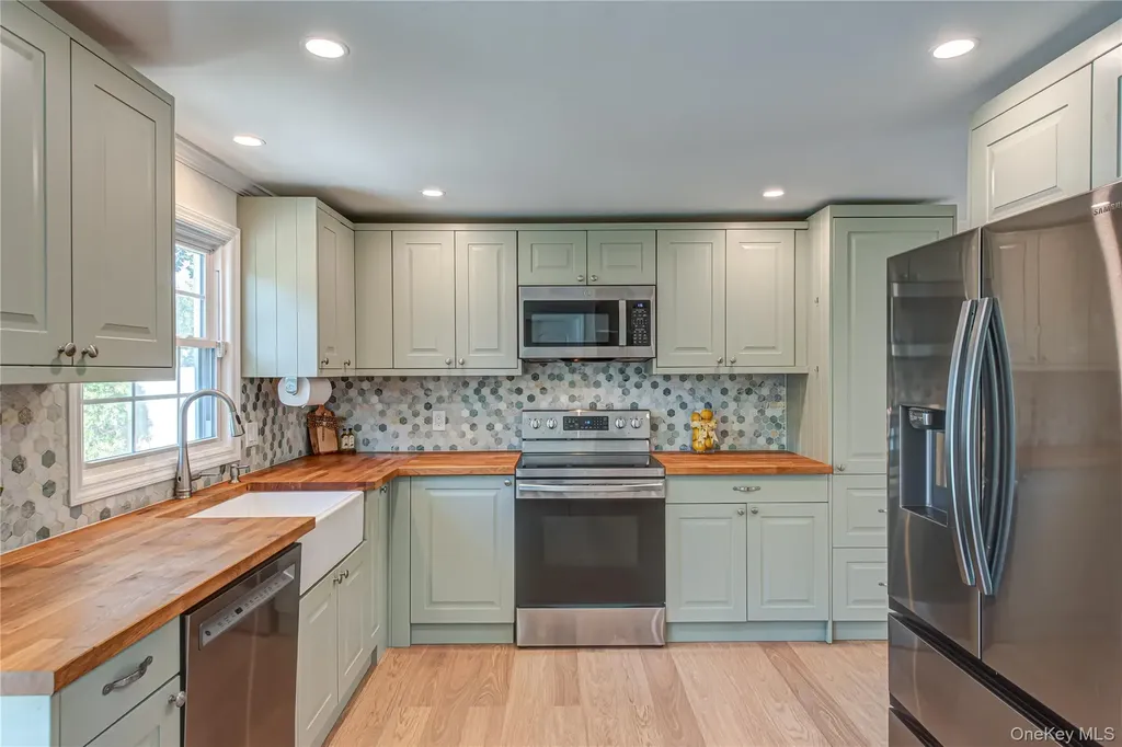 2 Elm Road Rocky Point NY 11778