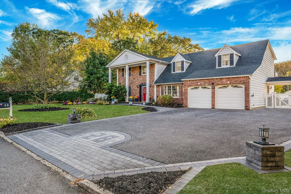28 Winfield Davis Drive Coram NY 11727