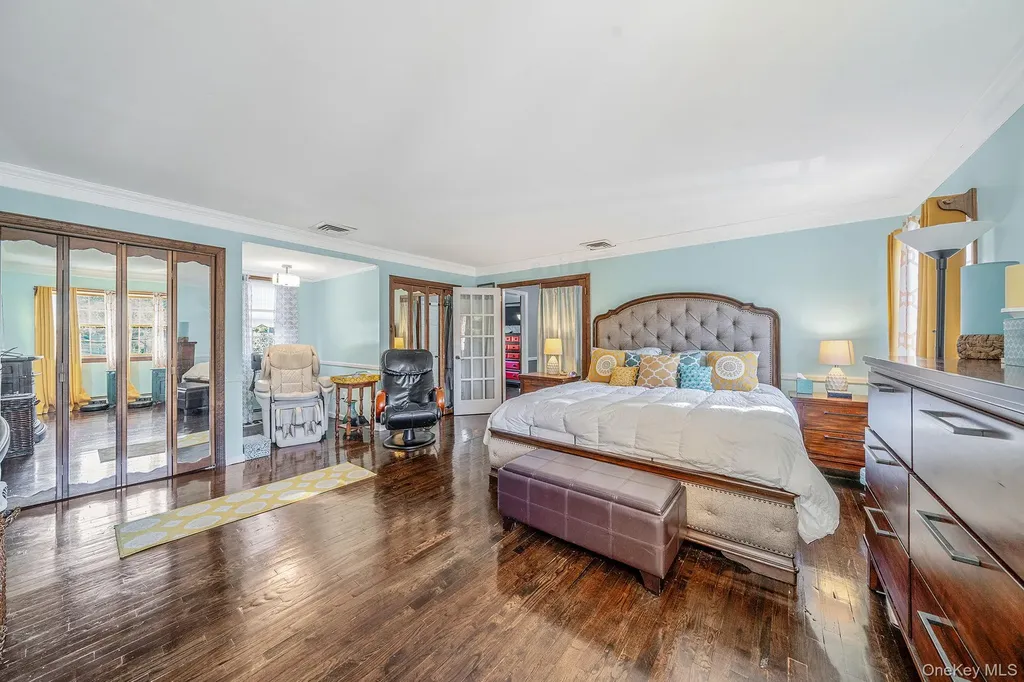 28 Winfield Davis Drive Coram NY 11727