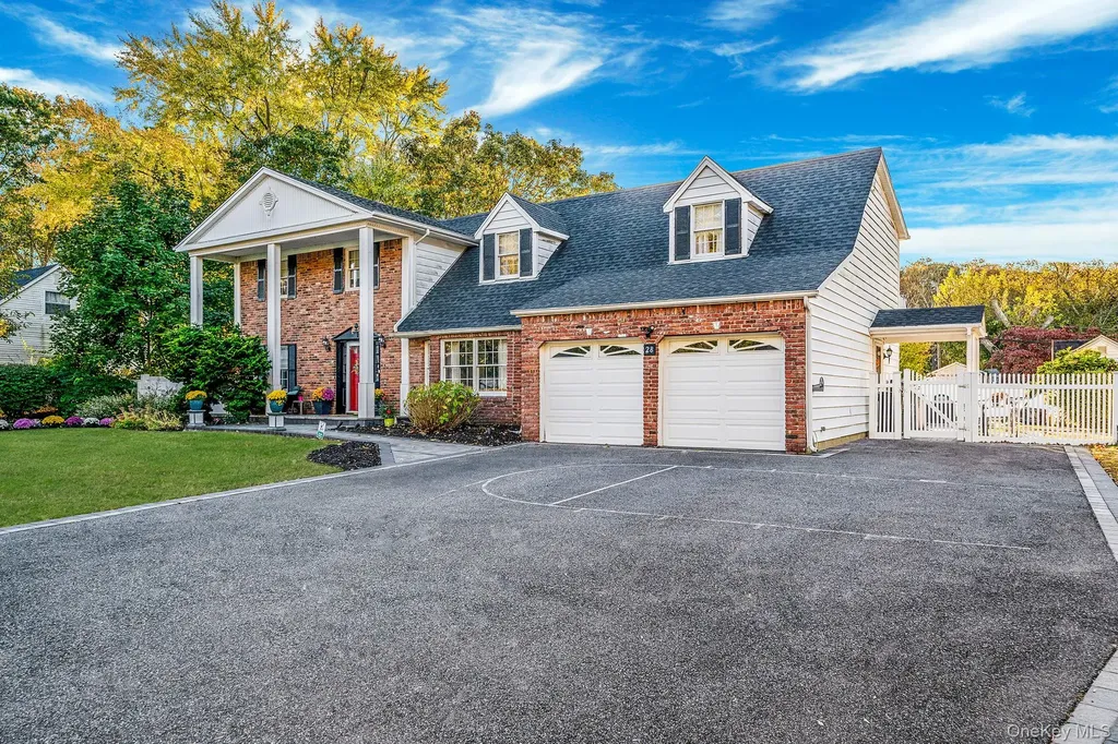 28 Winfield Davis Drive Coram NY 11727
