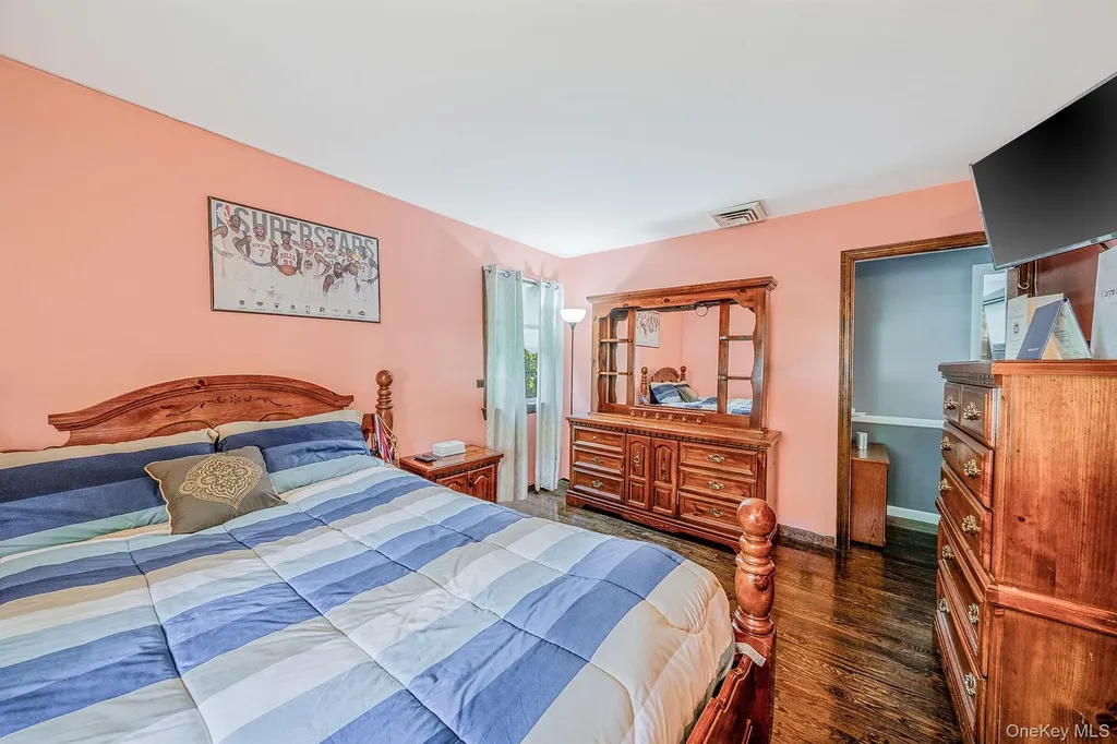 28 Winfield Davis Drive Coram NY 11727
