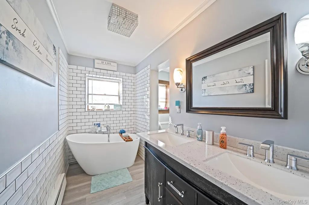 28 Winfield Davis Drive Coram NY 11727