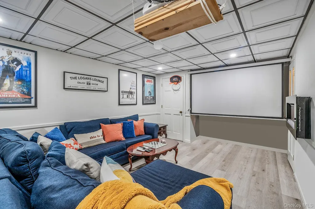 28 Winfield Davis Drive Coram NY 11727