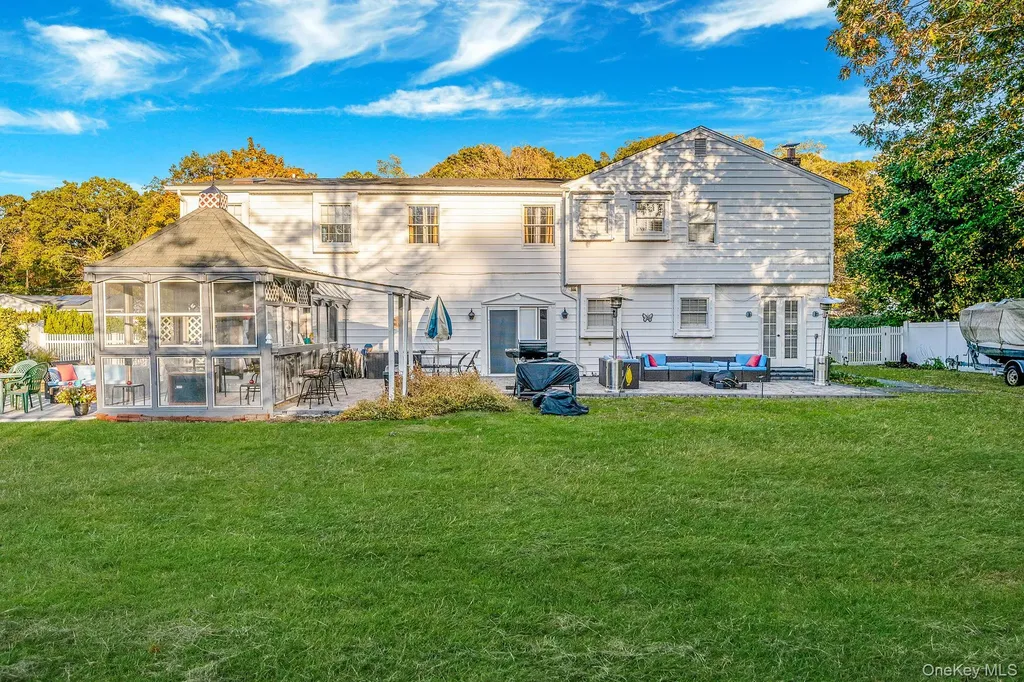 28 Winfield Davis Drive Coram NY 11727