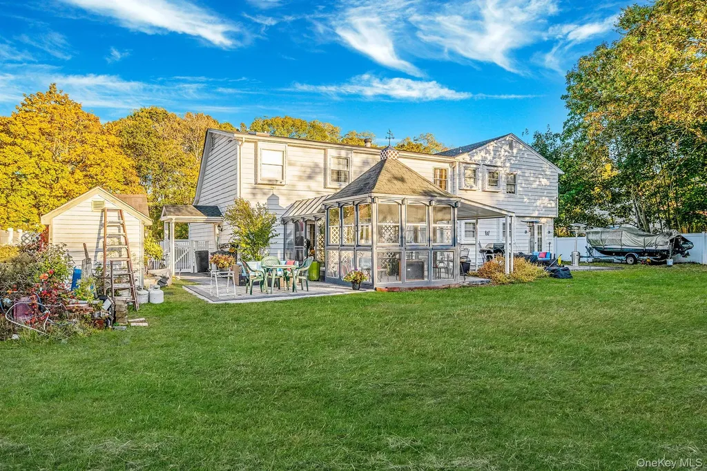 28 Winfield Davis Drive Coram NY 11727