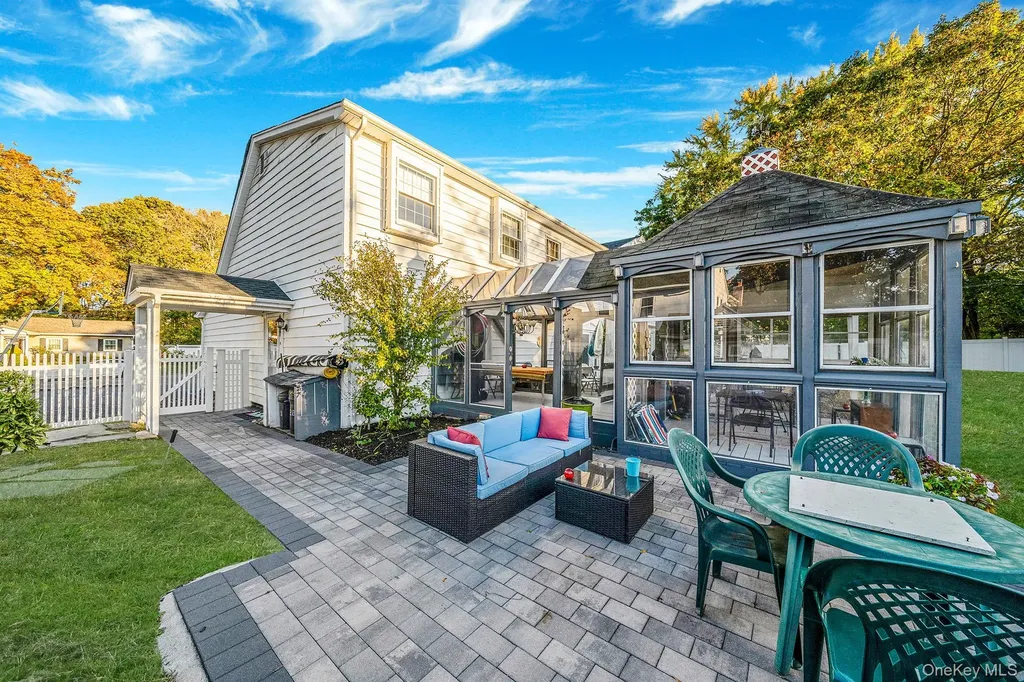 28 Winfield Davis Drive Coram NY 11727