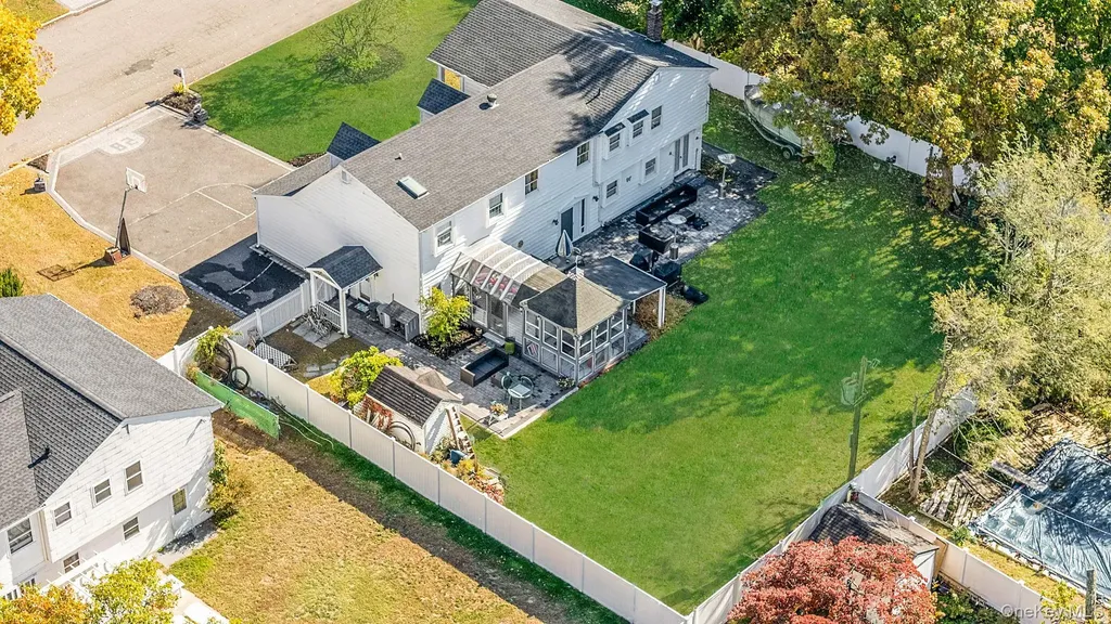 28 Winfield Davis Drive Coram NY 11727