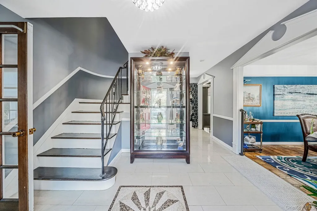 28 Winfield Davis Drive Coram NY 11727
