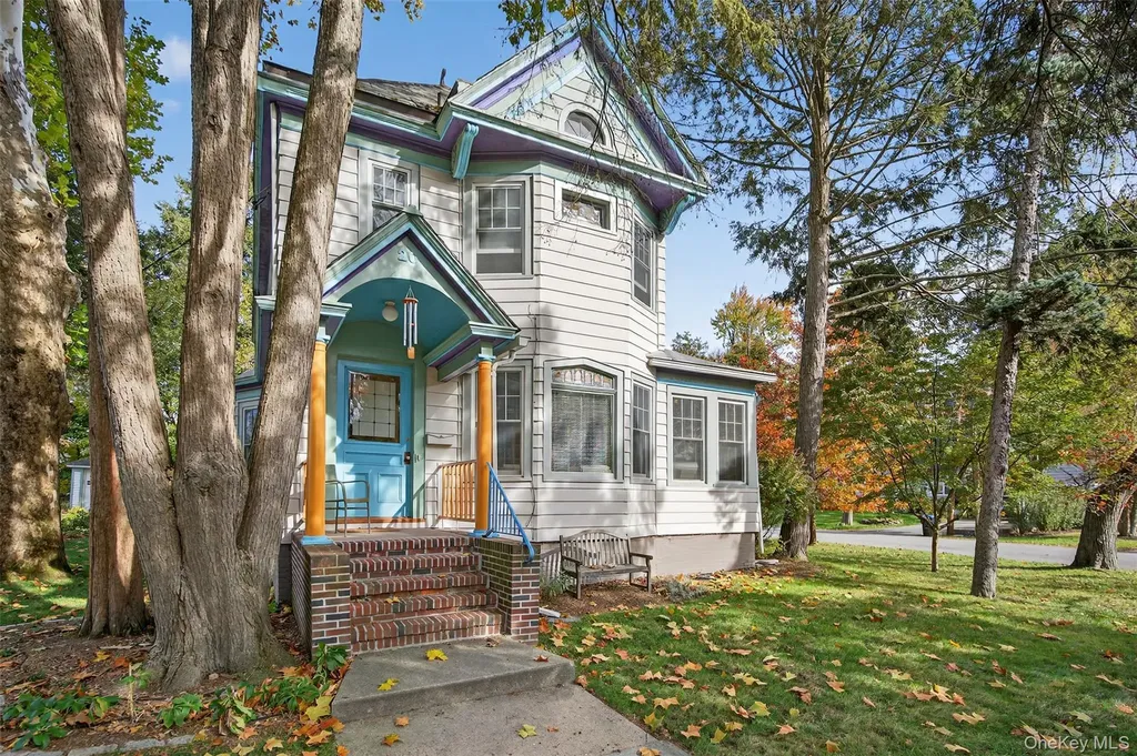 20 Whitehouse Avenue Poughkeepsie NY 12601