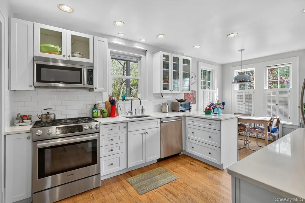 20 Whitehouse Avenue Poughkeepsie NY 12601