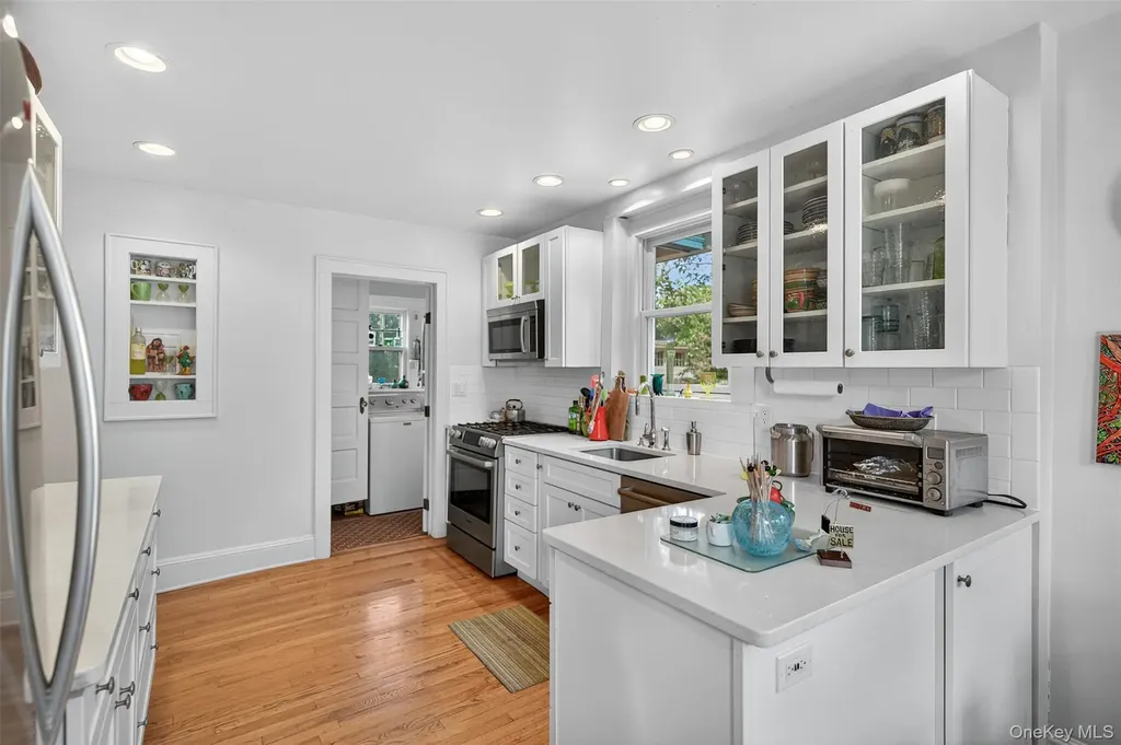 20 Whitehouse Avenue Poughkeepsie NY 12601