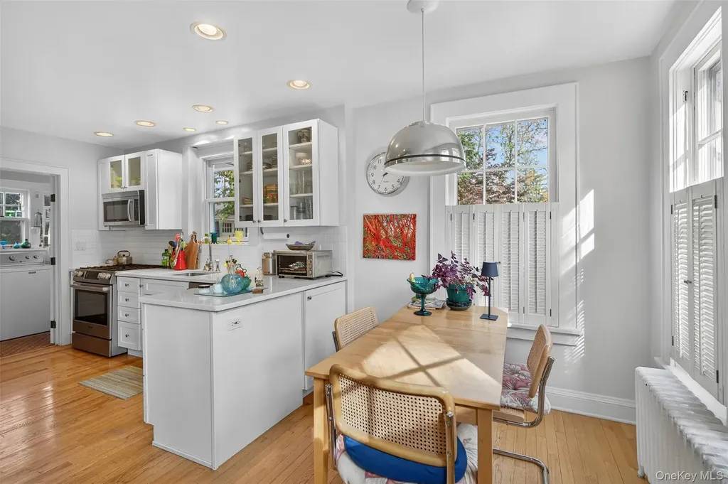 20 Whitehouse Avenue Poughkeepsie NY 12601