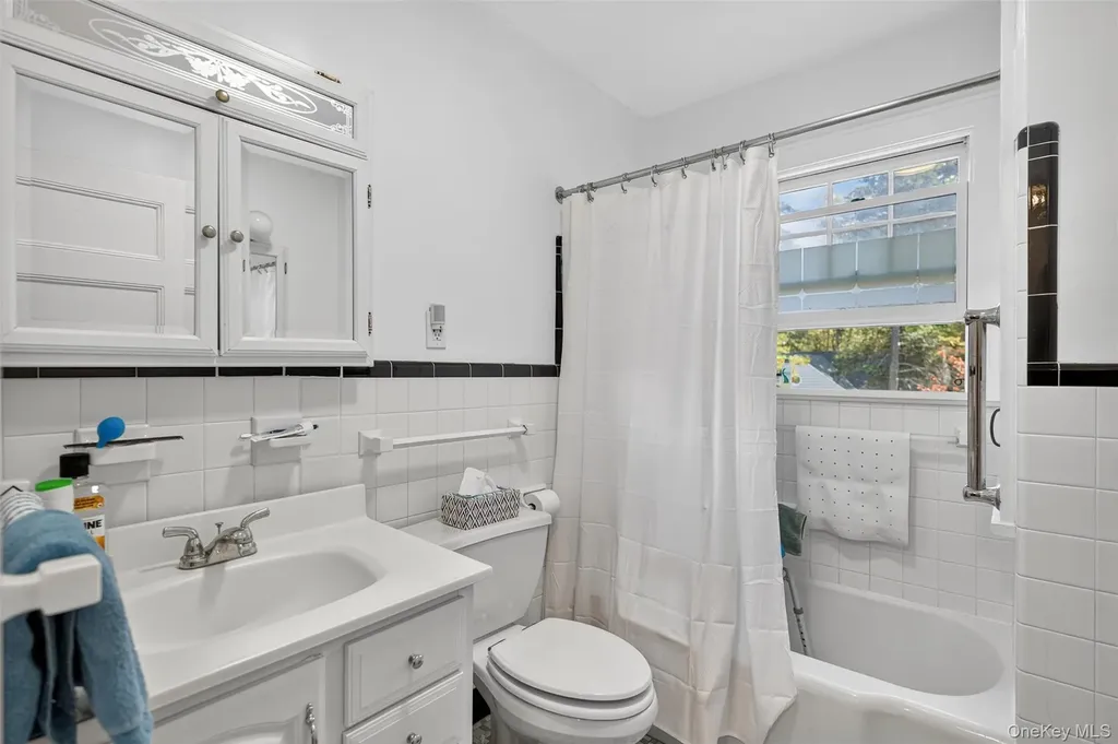 20 Whitehouse Avenue Poughkeepsie NY 12601