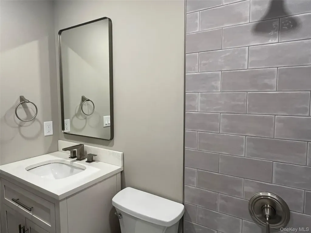 26 Hanover Place Smithtown NY 11787
