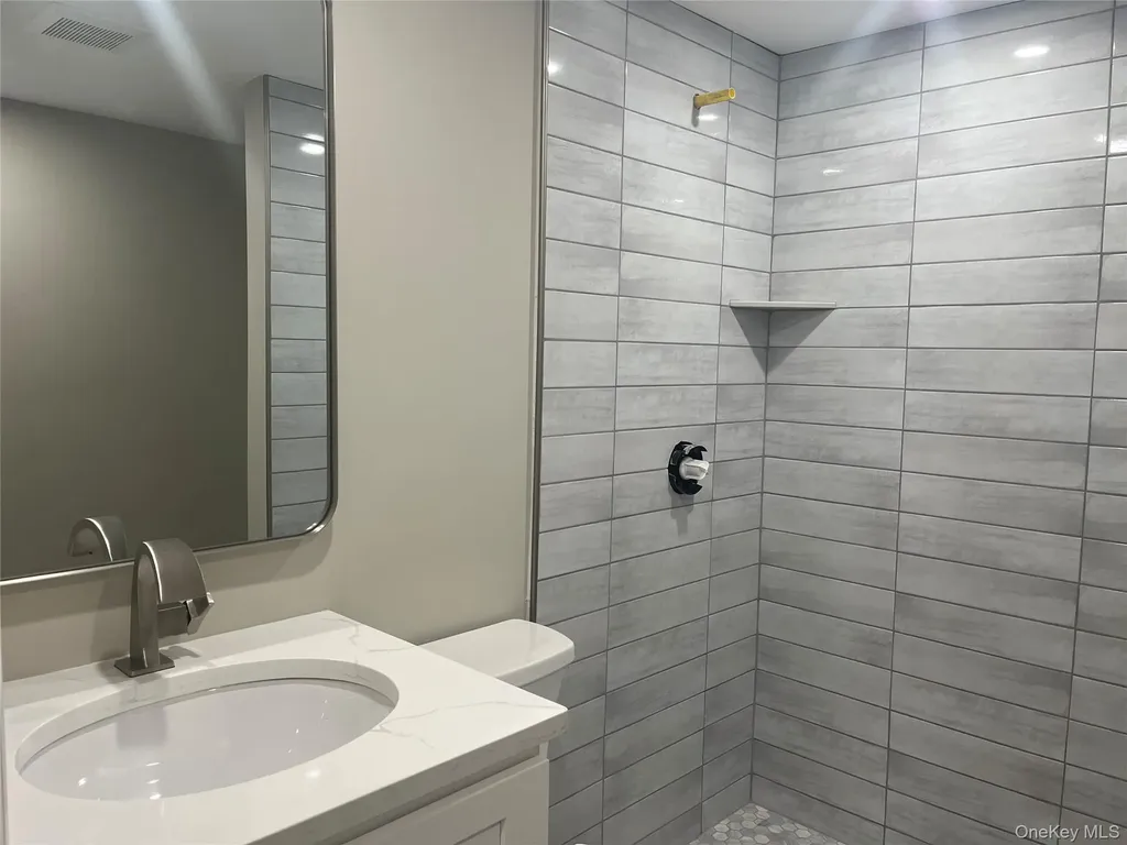 26 Hanover Place Smithtown NY 11787