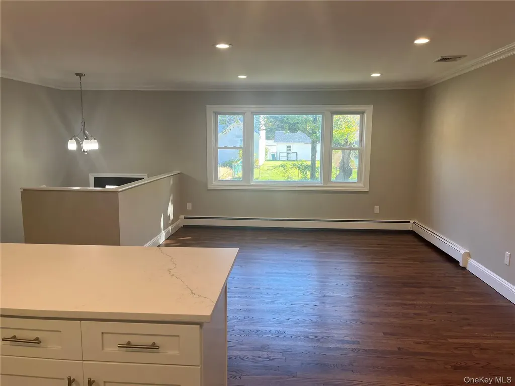 26 Hanover Place Smithtown NY 11787