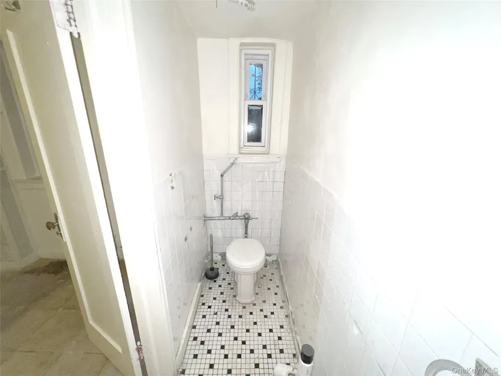 8818 Avenue A Brooklyn NY 11236