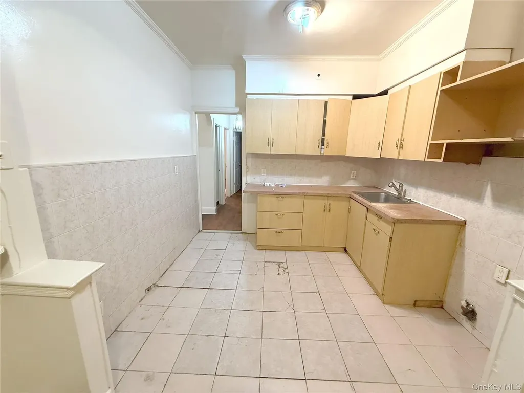 8818 Avenue A Brooklyn NY 11236