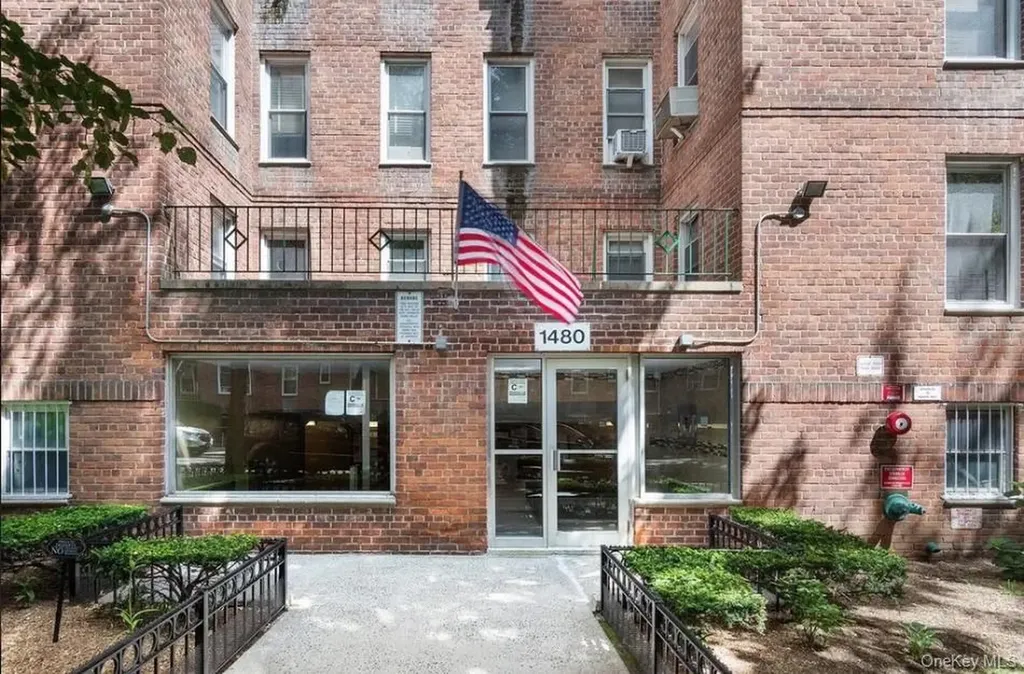 1480 Thieriot Avenue Bronx NY 10460