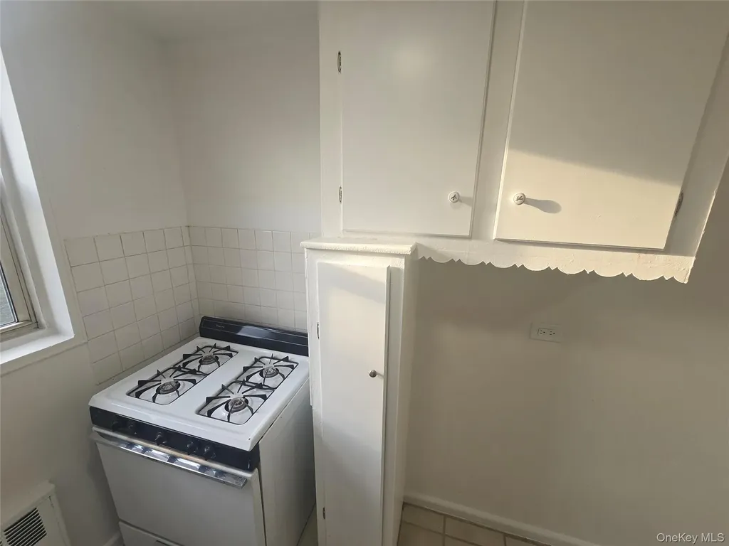 1480 Thieriot Avenue Bronx NY 10460